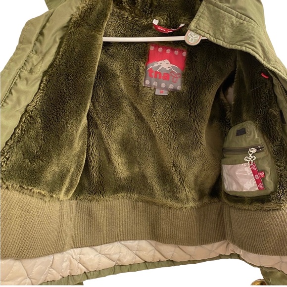 Aritzia TNA - Honey Ryder Parka - Olive Green - Size Medium - Picture 3 of 8